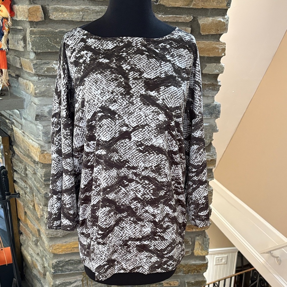 Chico's animal print Long Sleeve shirt